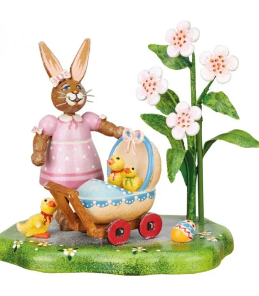 Lapin De Paques En Bois Avec Poussins Dans Landau