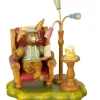 Lapin De Paques En Bois Grand-Père Dans Un Fauteuil