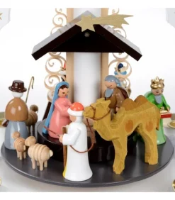 Pyramide Allemande Avec Crèche De Noël Blanche