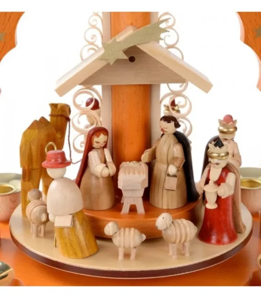 Pyramide De Noël Allemande Avec Une Arche Couleur Ocre